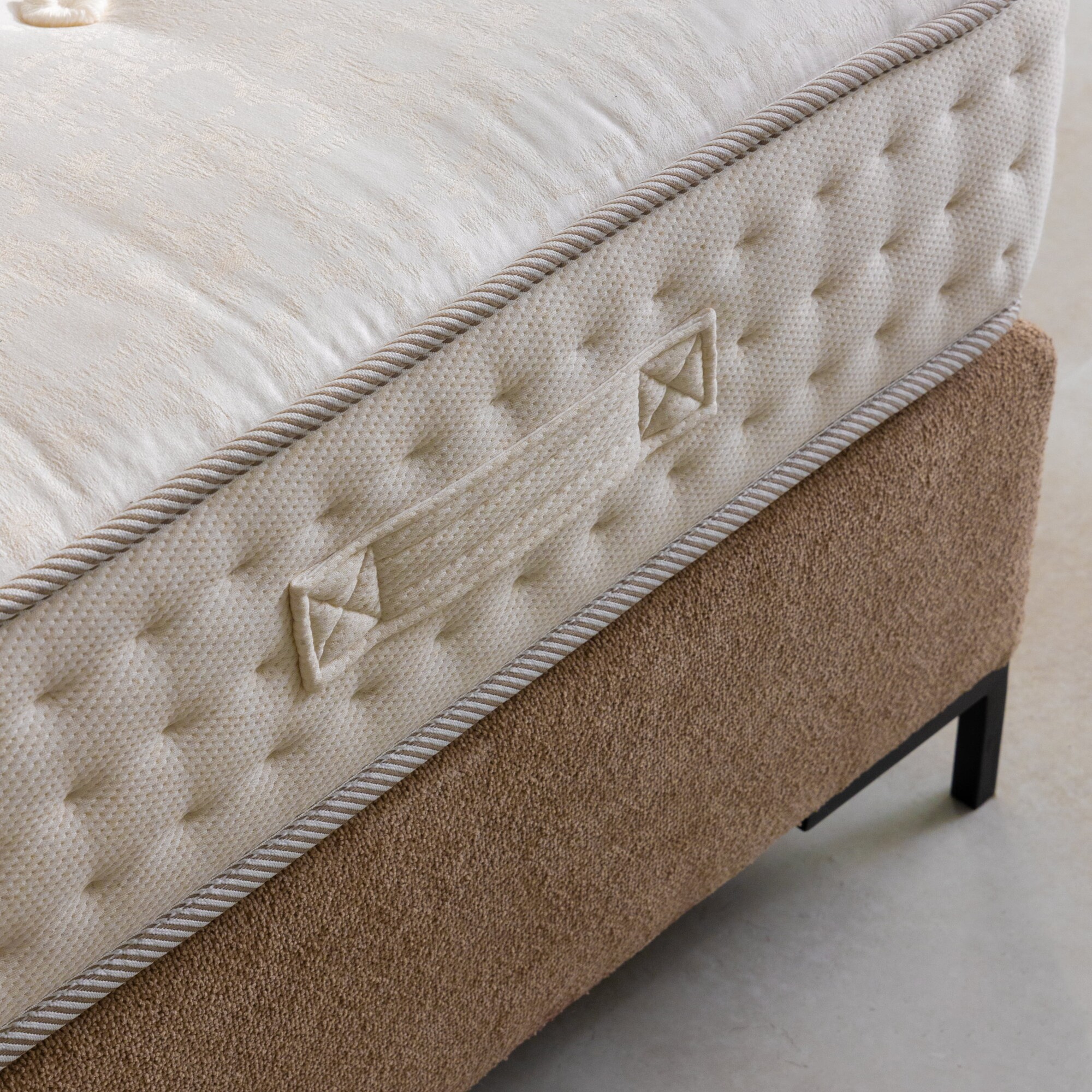Bedding & Furniture solutions